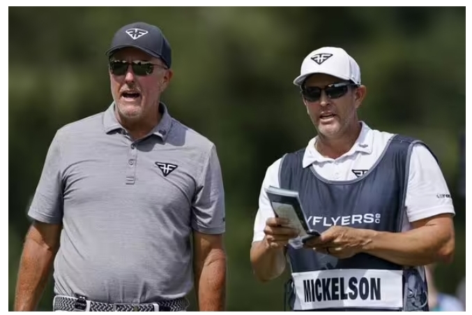 Phil Mickelson dealt Masters blow as statement on his brother causes golf shockwaves