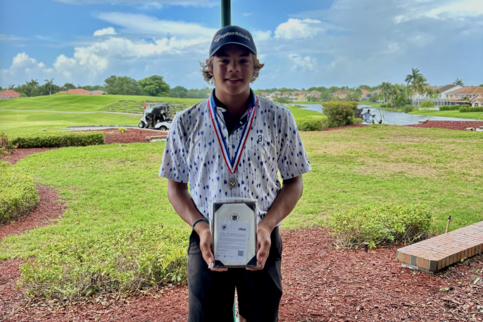 Watch Tiger Woods’ Son, Charlie, Embrace Mom Elin Nordegren After Epic U.S. Junior Amateur Qualifier – Heartwarming Reunion Caught on Camera!”