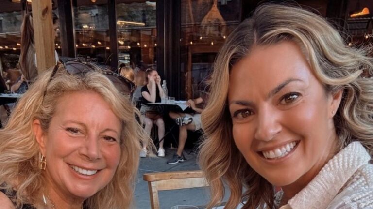 Amanda Balionis Celebrates Birthday with ‘Best Dinner Date’ as Rory Mcllory show up…..