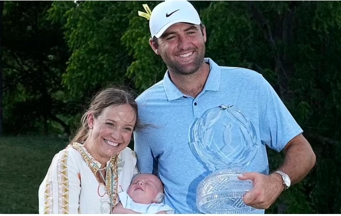 Scottie Scheffler Spends Three-Hour Travelers Championship Delay Changing Diapers