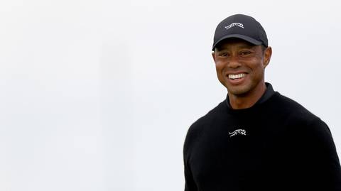 Tiger Woods’ four-word brutal response to the announcer at Royal Troon sparks a war.