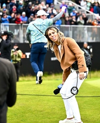 The Moment Amanda Balionis Couldn’t Believe: Rory McIlroy and Erica Stoll’s Surprising Appearance at the Scottish Open