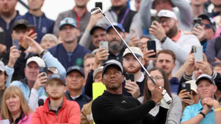 Golf Fans Rally Behind Tiger Woods with a Resounding Message at The Open