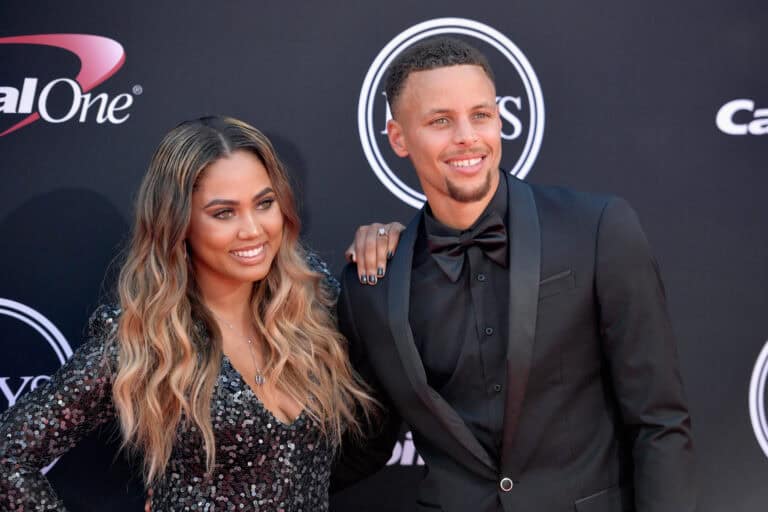 “Ayesha Curry’s Shocking Message to Steph After His Gold Medal Win – You Won’t Believe What She Said!”