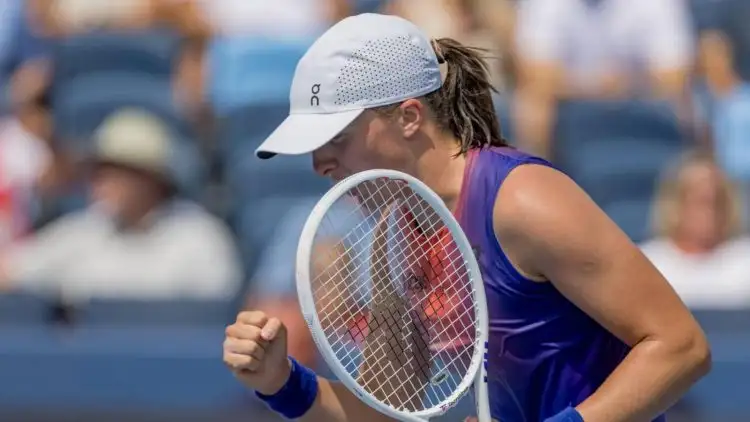 “Iga Świątek pobija rekord Sereny Williams dzięki oszałamiającemu osiągnięciu w WTA 1000!”