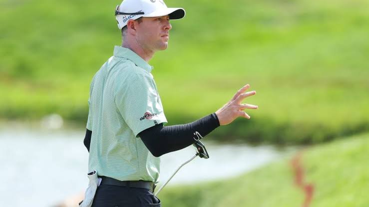 Another choke at the Wyndham Championship as Jon Rahm collapses and Rory McIlroy falters, opening the door for Max Greyserman.