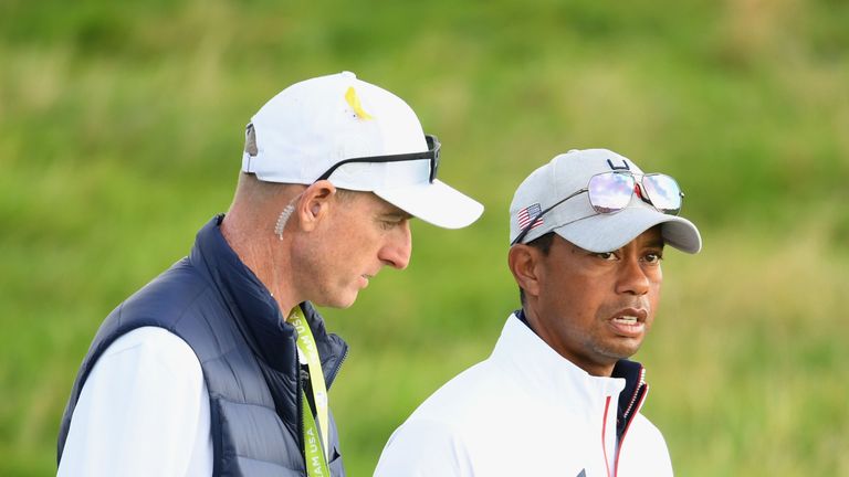 “Jim Furyk SHOCKS Fans: Claims Tiger Woods Doesn’t Deserve a Spot in President’s Cup Due to ‘Incompetency’ – Full Details Inside!”