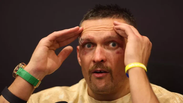 “Why Oleksandr Usyk’s Shocking Stat Leaves Anthony Joshua and Tyson Fury in the Dust!”