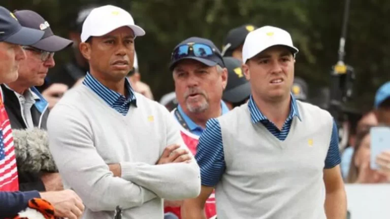 “Tiger Woods Shocks Fans with Expletive-Laden Message to Justin Thomas at Presidents Cup!”