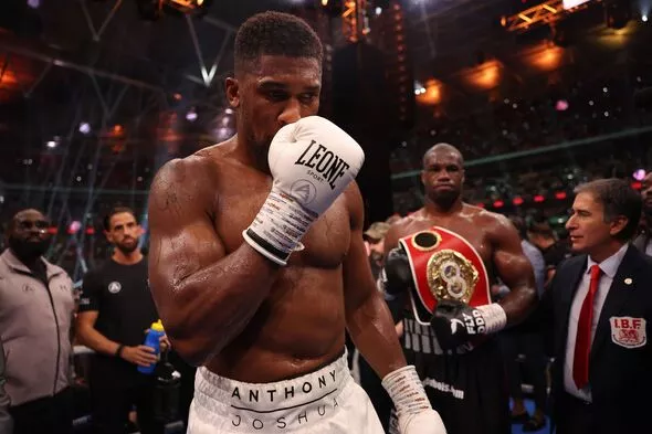 “Will AJ Skip the Dubois Rematch for a Shot at Fury? Fans Left Guessing!”