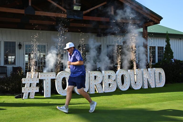 “The Rise, Fall, and Unbelievable Return of Golf’s Shirtless Hero: 