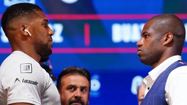 “Shocking Replacement Revealed for Anthony Joshua in Daniel Dubois Fight – Fans Can’t Believe Who’s Stepping In!”