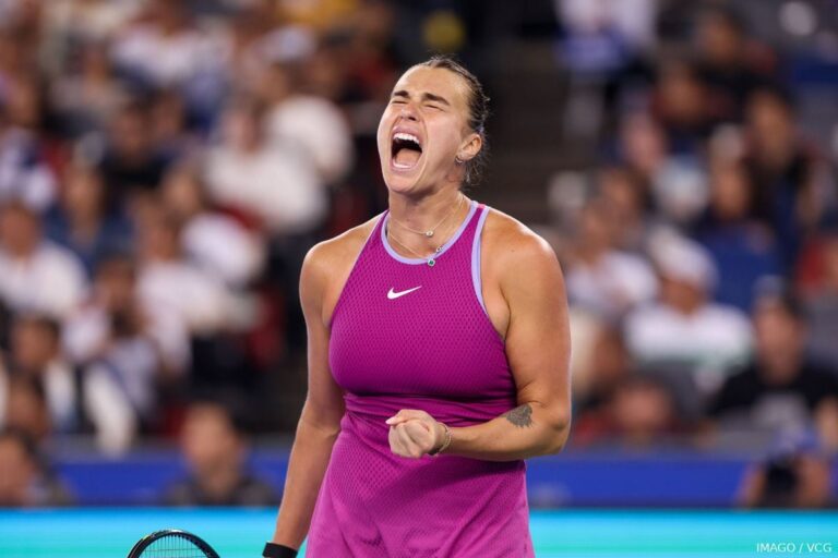 “Sabalenka zagwarantowała sobie pozycję numer 1 na koniec roku po porażce Świątek w finałach WTA”