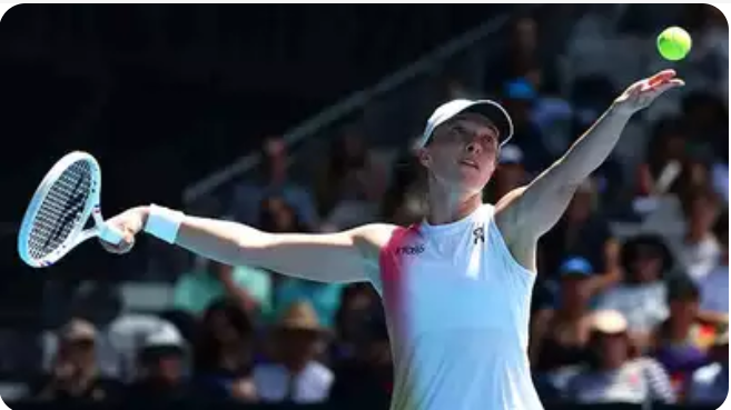 Australian Open 2025: Iga Świątek walczy z Kateriną Siniakovą i awansuje do drugiej rundy