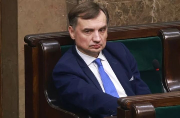 Wstrząs w polskim wymiarze sprawiedliwości: Ziobro składa zawiadomienie do prokuratury na Żurka w związku z roszadami w Prokuraturze Krajowej