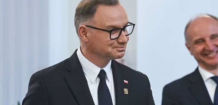Szokujący ruch ustępującego prezydenta Andrzeja Dudy wywołuje burzę – oto cała prawda o kontrowersyjnej decyzji