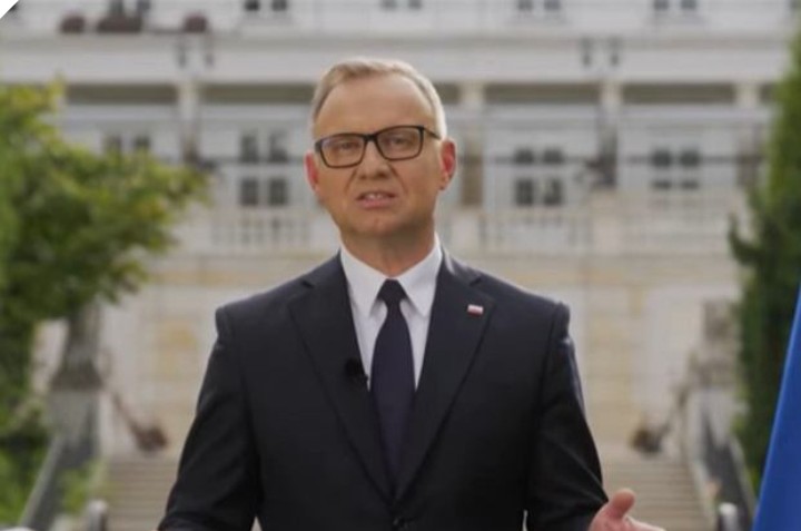 Andrzej Duda wygłosił pożegnalne orędzie. Ekspert: Został narażony na śmieszność