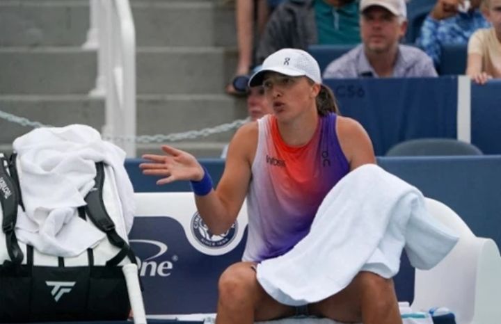 Brutalne zderzenie z rzeczywistością. Świątek znów odpadnie przed finałem? To prawdziwa klątwa