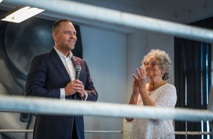 Córka legendy pojawiła się u boku Nawrockiego. “Mam zaszczyt”