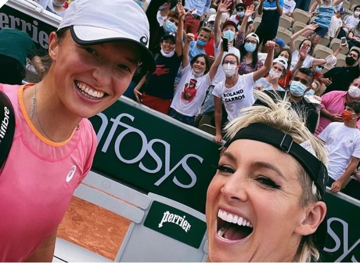 Była partnerka zwróciła się do Świątek. “Jestem tu dla niej”