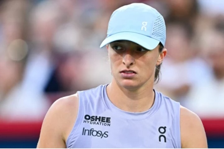 Nie mogli znieść zachowania Świątek. Tak pisali o Polce po starciu z Cirsteą. “Kompletny brak szacunku”