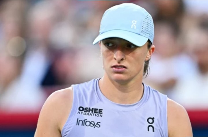 Nie mogli znieść zachowania Świątek. Tak pisali o Polce po starciu z Cirsteą. “Kompletny brak szacunku”