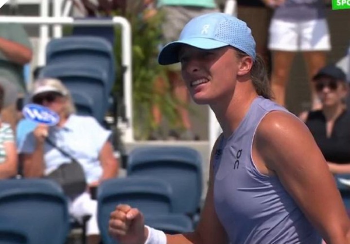 Świątek schowała pomocną dłoń. Komentatorka powtarzała jedno słowo