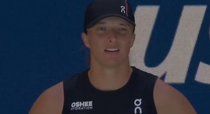 Prawie 17 godzin po finale Świątek wyszła na kort US Open. 39 minut i koniec