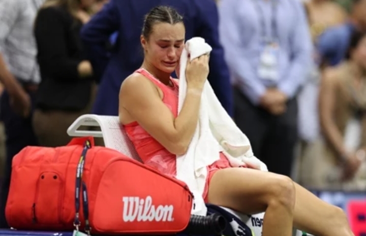 Sabalenka zalała się łzami, świat to widział. Krok od spełnienia obietnicy złożonej zmarłemu ojcu ‎