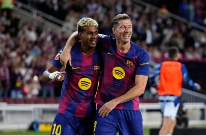 Lewandowski jeszcze raz bezwzględny. Barcelona już na szczycie tabeli