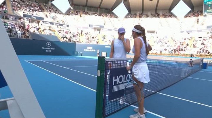 Wszyscy widzieli, co Świątek zrobiła po meczu. “Przepraszam”