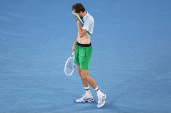 Sceny w Pekinie. Rosjanin znów na ustach wszystkich. Sędzia bez litości