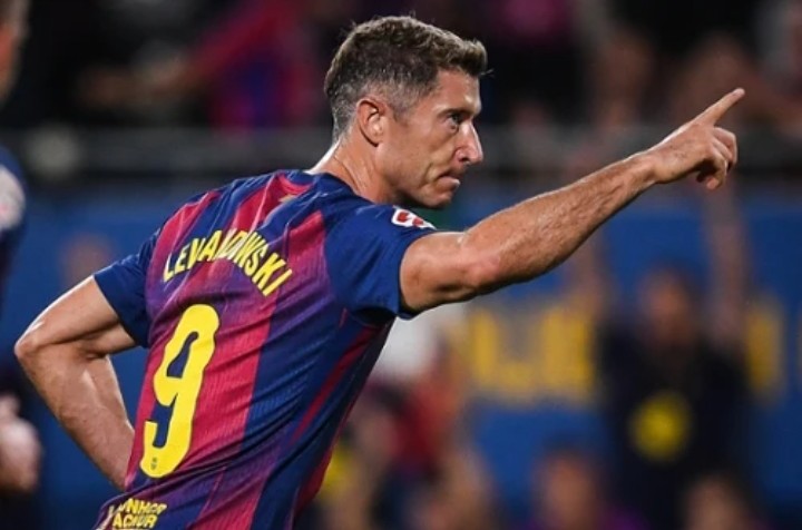 Transferowa bomba z Lewandowskim. Zaskakujący kierunek. “Umowa do 2028”