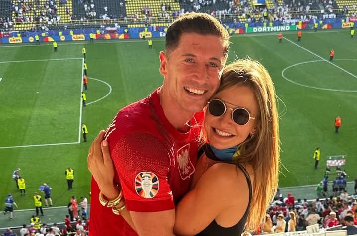 Sensacyjny transfer Lewandowskiego? Ależ słowa. “Żona trzyma go krótko”