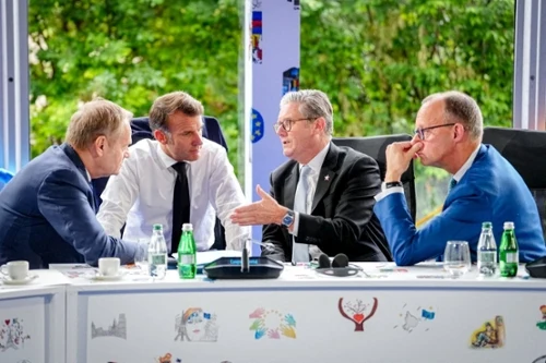 Tusk stoi przed nie lada wyzwaniem. Polska musi wrócić do “głównego stołu”