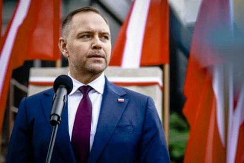 To nie żart. Hiszpanie uderzyli w Nawrockiego i Polaków. Nie bali się tego napisać