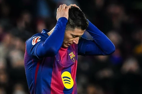 Tak kibice potraktowali Lewandowskiego, przykry widok. Nie mieli litości