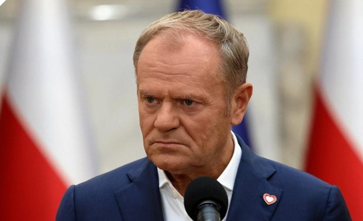 Donald Tusk sieje propagandę? Polska właśnie dostała czerwoną kartkę
