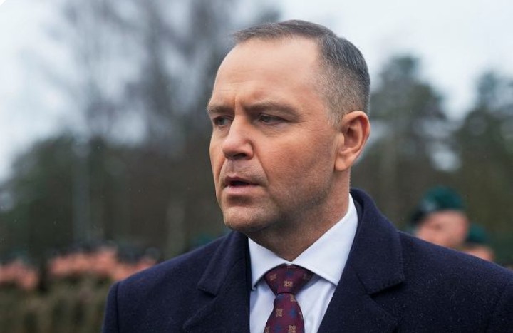 Wstyd na cały świat po ataku kiboli. Tak nazwali Polskę i Nawrockiego