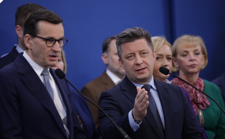 Awantura na konferencji PiS. Politycy nie wytrzymali po pytaniu o aferę mailową