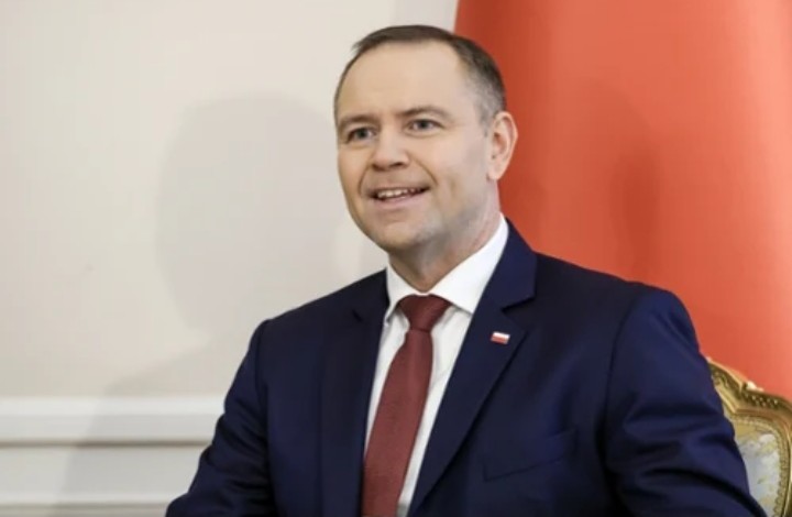 Niemieckie media: Nawrocki próbuje grać rolę polskiego Trumpa