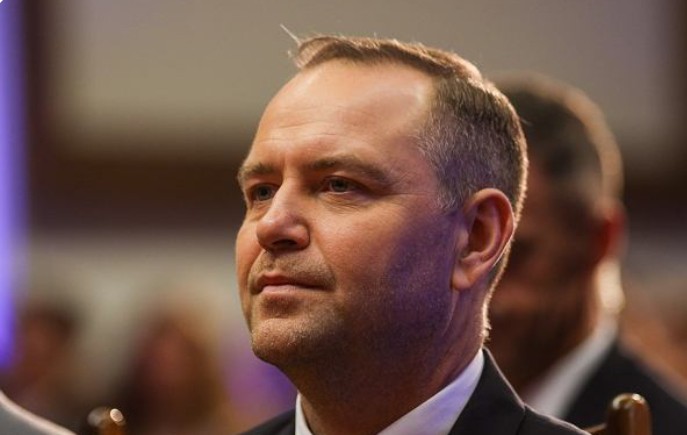 Nawrocki jednym podpisem może wkurzyć tysiące Polaków. Kradną na potęgę