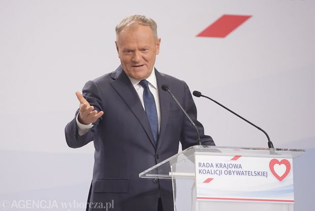Duda, Tusk i Trzaskowski chcą tego dla Polski. Ekspert bije na alarm