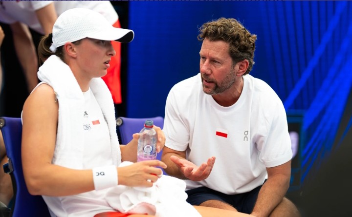 Przyszłość Fissette’a przy Świątek wisiała na włosku. “Uratowany przez Wimbledon”