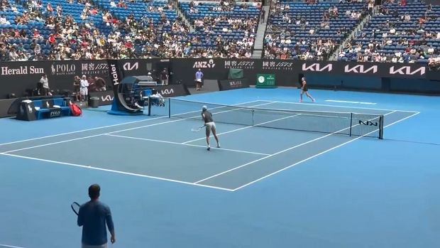 Sceny w Australii. Świątek już ma za sobą pierwszy mecz z Sabalenką