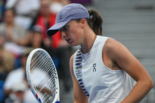 Świątek wracała z 2:5 15-30 w meczu z Sakkari. Znamy półfinalistkę w Dosze