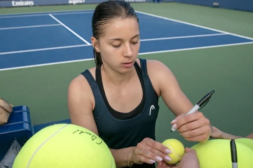 Trzeci polski finał WTA w tym sezonie. Trzy setbole, później 4:1 w drugim secie