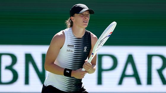 Dominacja, zapaść i pogoń z 1:5. Iga Świątek powróciła do gry