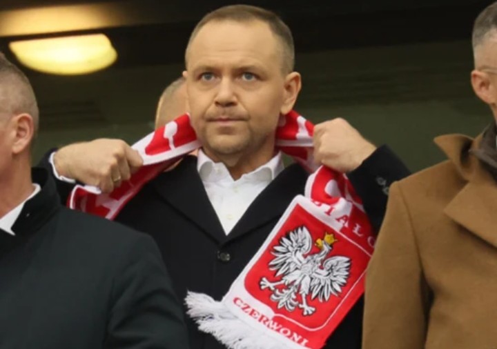 Nawrocki wszedł na trybuny. Niespodziewany scenariusz. Trzeci wariant