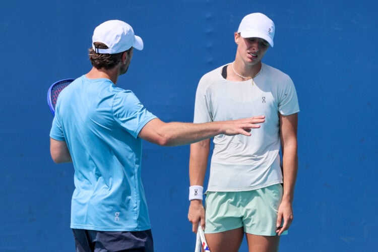 Wim Fissette ujawnia największe wyzwania, z jakimi mierzył się, trenując Iga Świątek